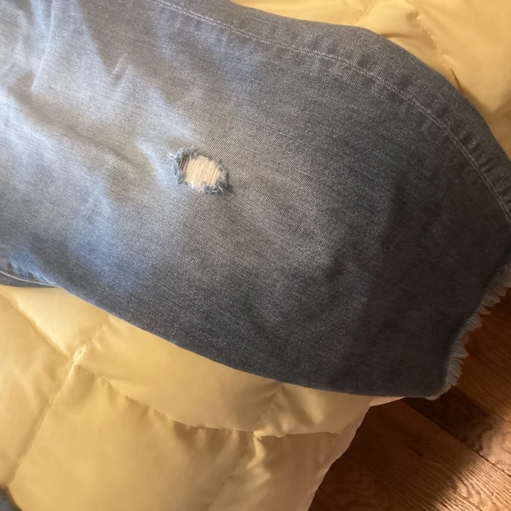 J crew broken in comfy BF jeans sz 33